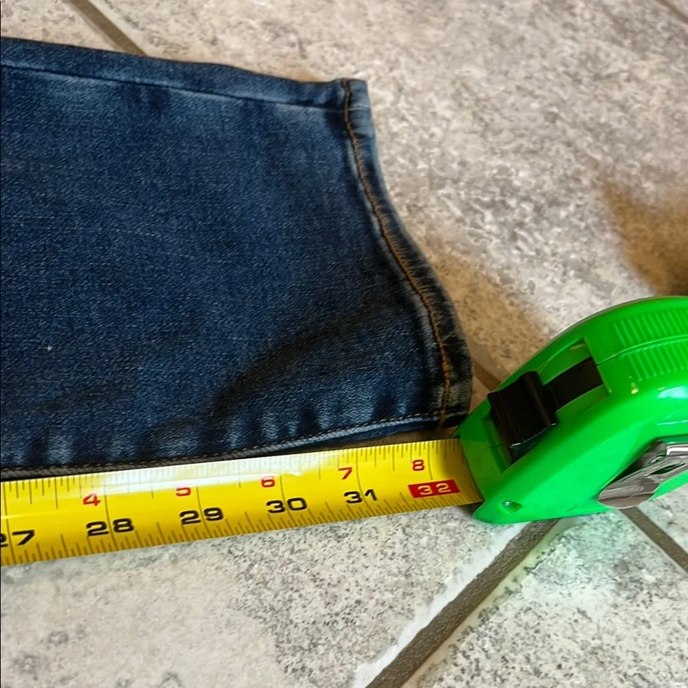 American Eagle women’s Blue Jeans - Picture 7 of 8